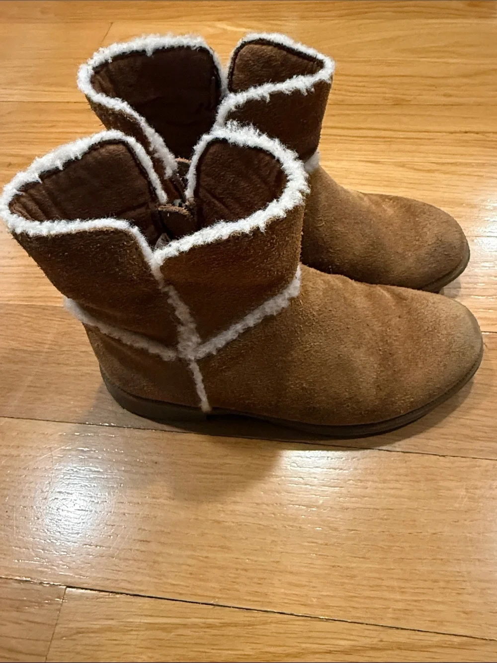Ugg girls Colette chestnut suede ankle side zipper boots size 11.